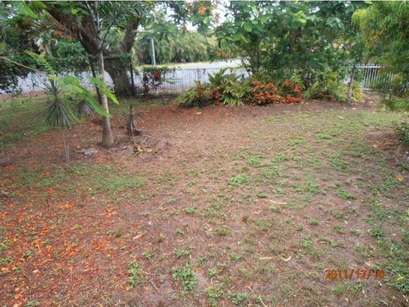 21 Oak Street, Holloways Beach QLD 4878