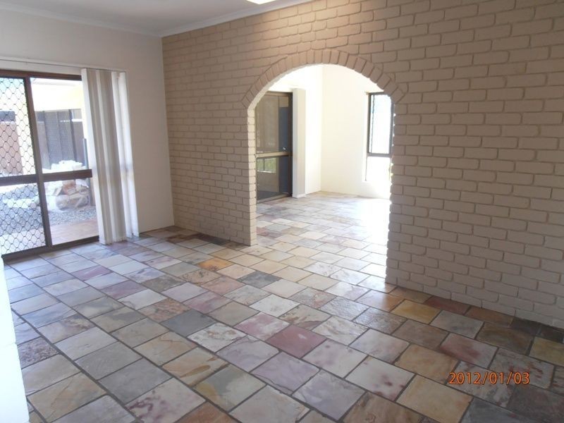 10 Marietta Street, Holloways Beach QLD 4878