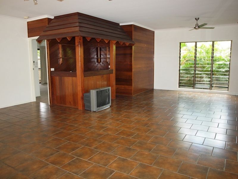 30 Petersen Street, Trinity Beach QLD 4879