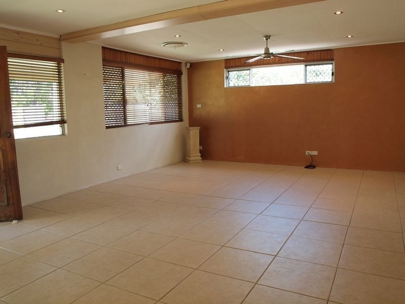 Holloways Beach QLD 4878