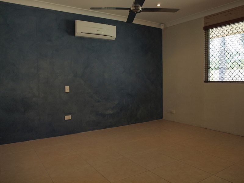 Holloways Beach QLD 4878