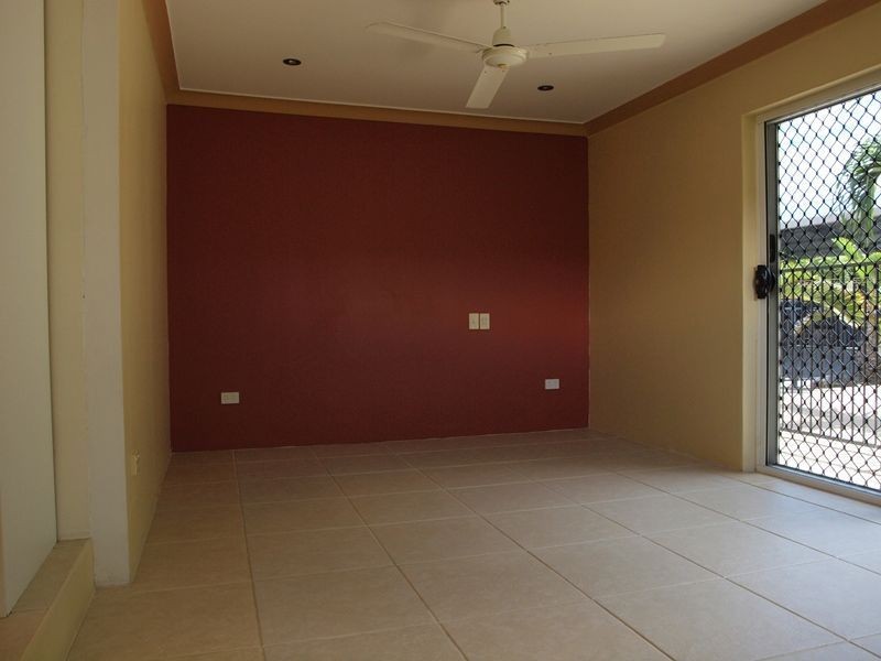 Holloways Beach QLD 4878