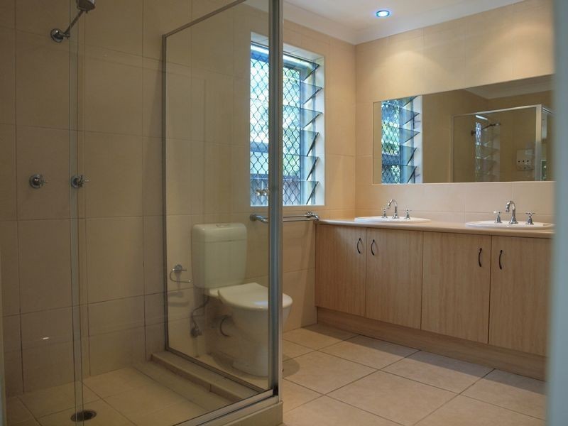 Holloways Beach QLD 4878