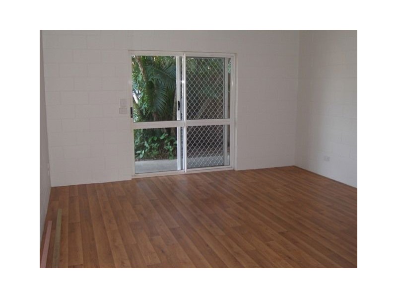 8/16 Robert Road, Bentley Park QLD 4869