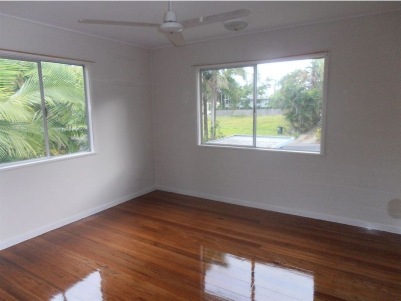 78 Upper Miles Street, Manoora QLD 4870