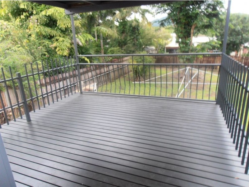 78 Upper Miles Street, Manoora QLD 4870