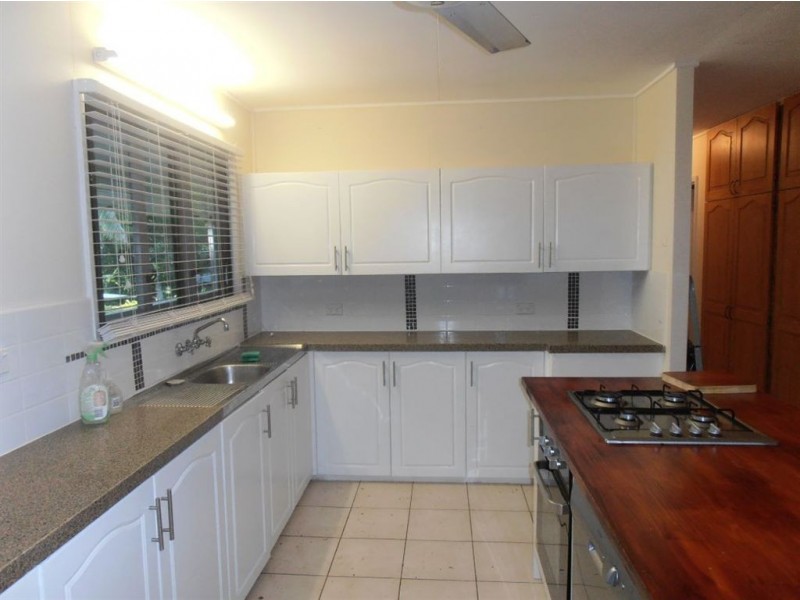 114 Wistaria Street, Holloways Beach QLD 4878