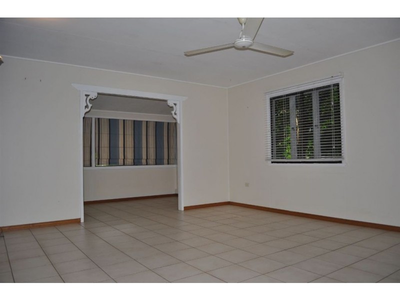 114 Wistaria Street, Holloways Beach QLD 4878