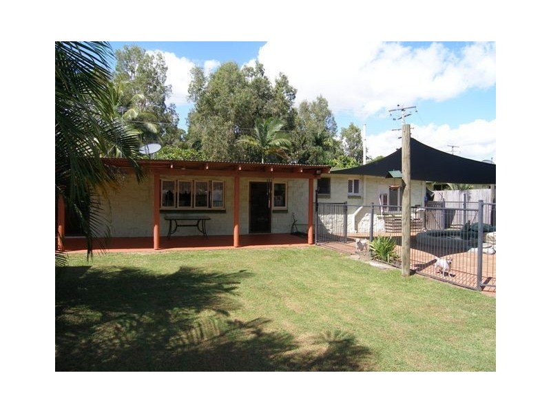 10 Hickory, Holloways Beach QLD 4878