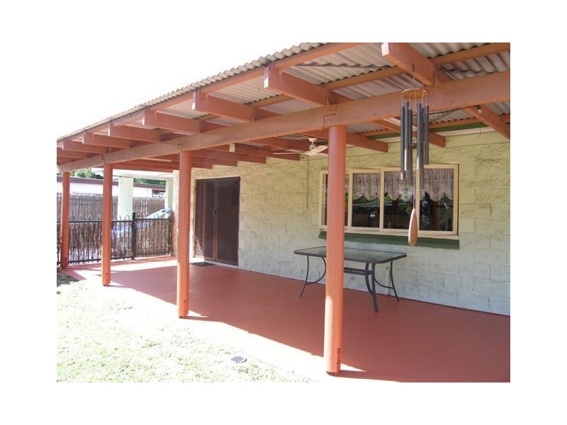 10 Hickory, Holloways Beach QLD 4878