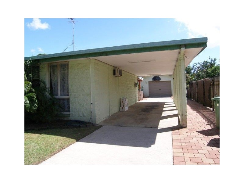 10 Hickory, Holloways Beach QLD 4878