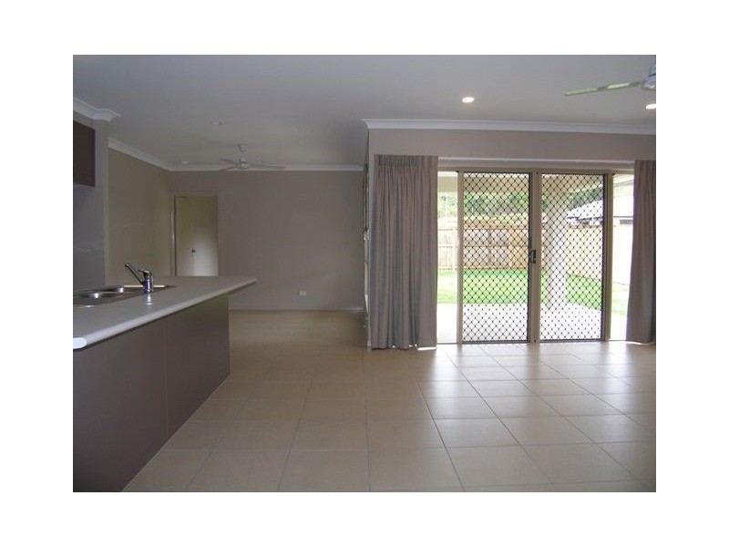 3 Taffles Street, Redlynch QLD 4870