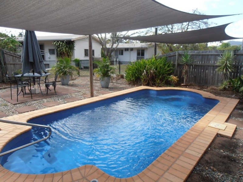 1/9 Coconut Street, Holloways Beach QLD 4878