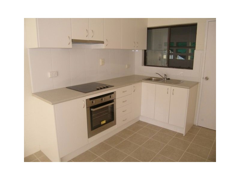 1/126 Wistaria Street, Holloways Beach QLD 4878