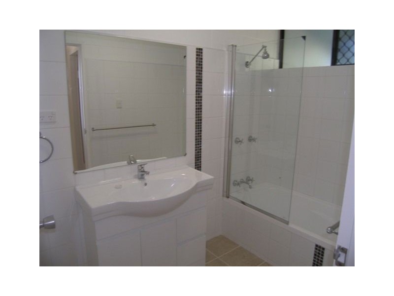 1/126 Wistaria Street, Holloways Beach QLD 4878