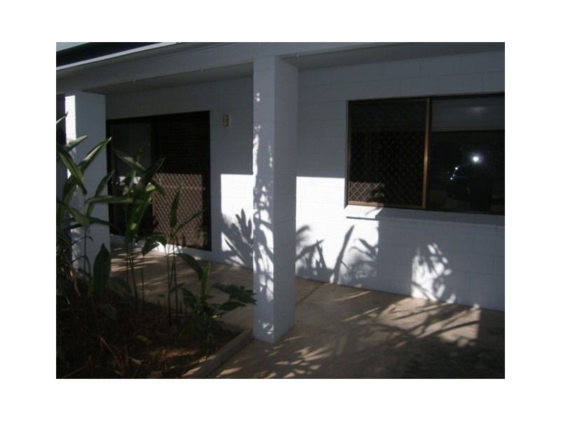 1/126 Wistaria Street, Holloways Beach QLD 4878