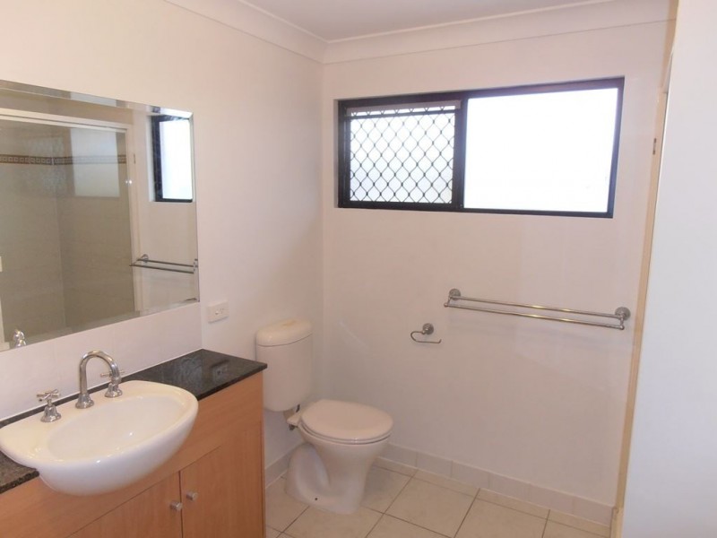 16/293 The Esplanade, Cairns North QLD 4870