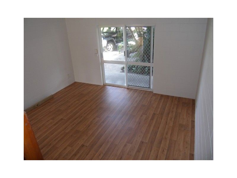 8/16 Robert, Bentley Park QLD 4869