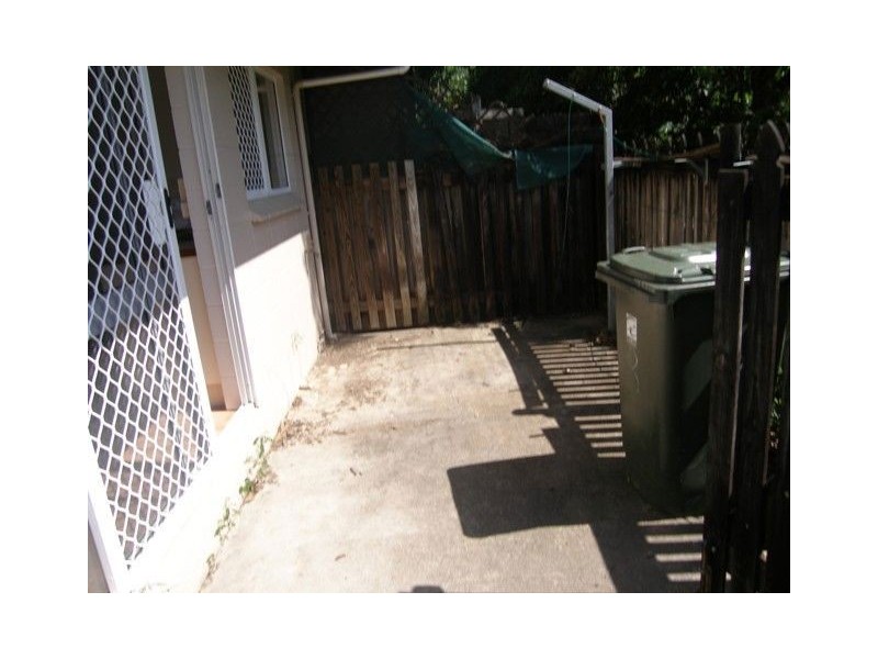 8/16 Robert, Bentley Park QLD 4869