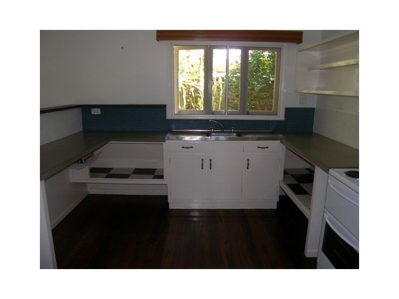 72 Marshal Street, Machans Beach QLD 4878