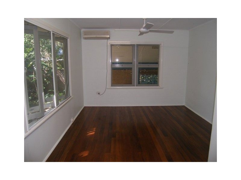 72 Marshal Street, Machans Beach QLD 4878