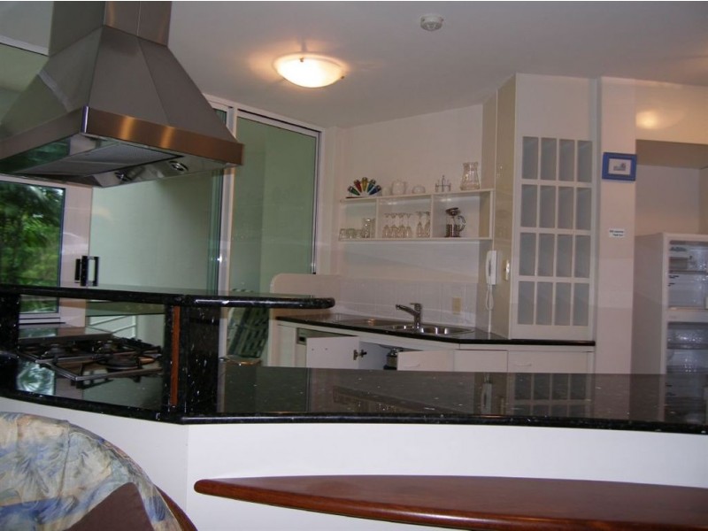 8/2 Deauville Close, Yorkeys Knob QLD 4878