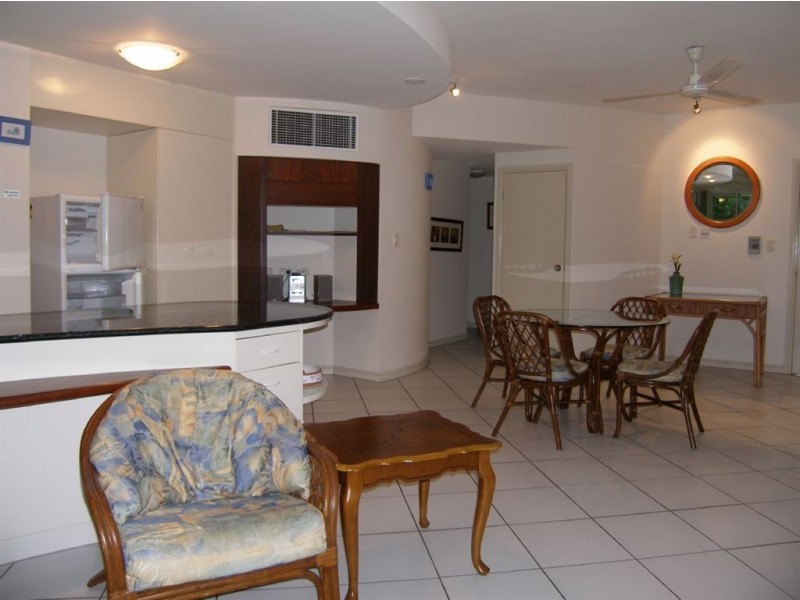 8/2 Deauville Close, Yorkeys Knob QLD 4878