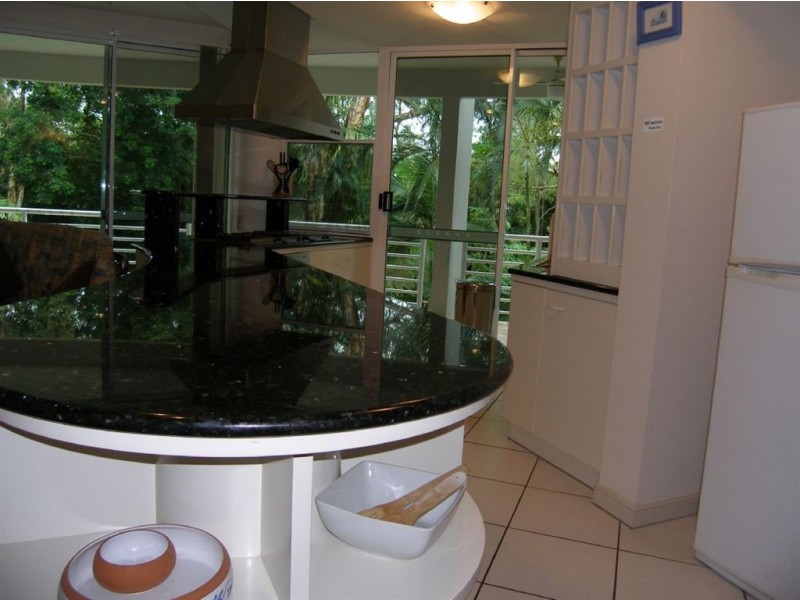 8/2 Deauville Close, Yorkeys Knob QLD 4878