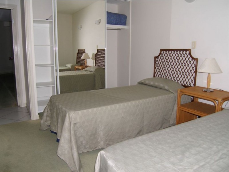 8/2 Deauville Close, Yorkeys Knob QLD 4878