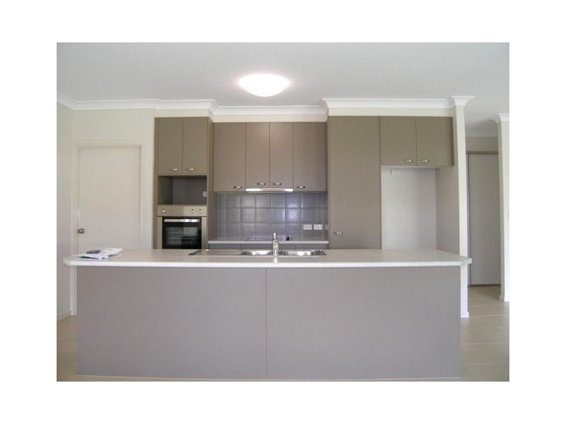 2 Nairen Close, Redlynch QLD 4870