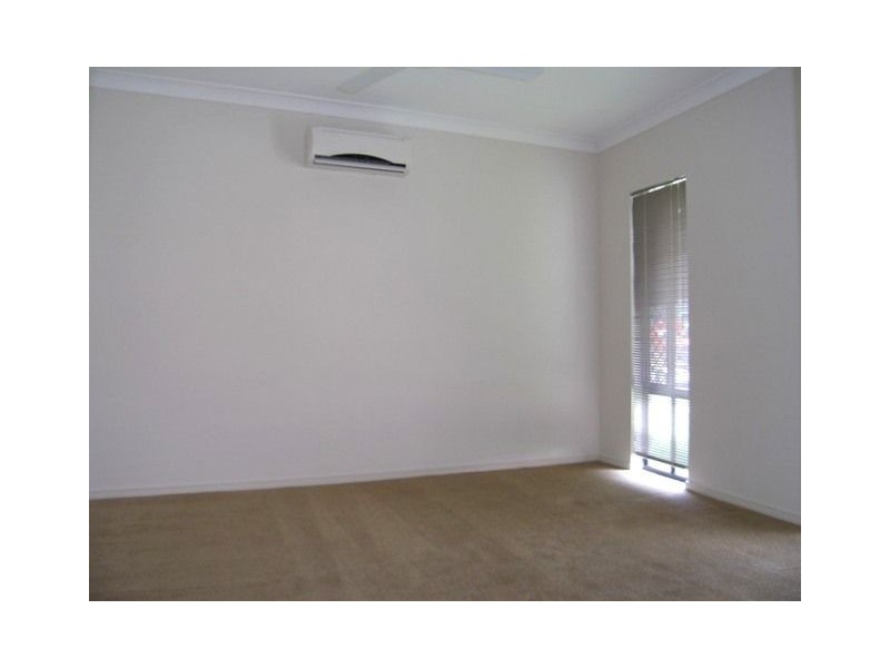 2 Nairen Close, Redlynch QLD 4870