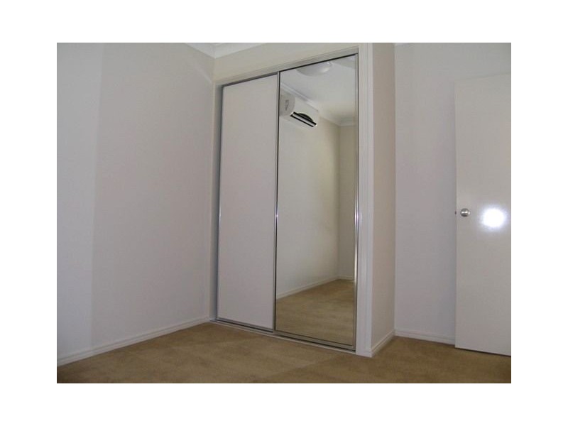 2 Nairen Close, Redlynch QLD 4870