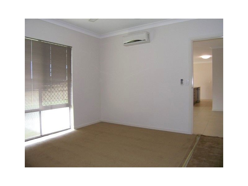 2 Nairen Close, Redlynch QLD 4870