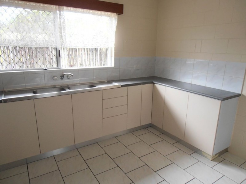 2/14 Fern Street, Holloways Beach QLD 4878