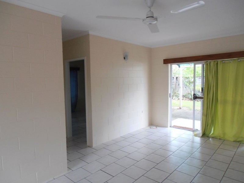 2/14 Fern Street, Holloways Beach QLD 4878