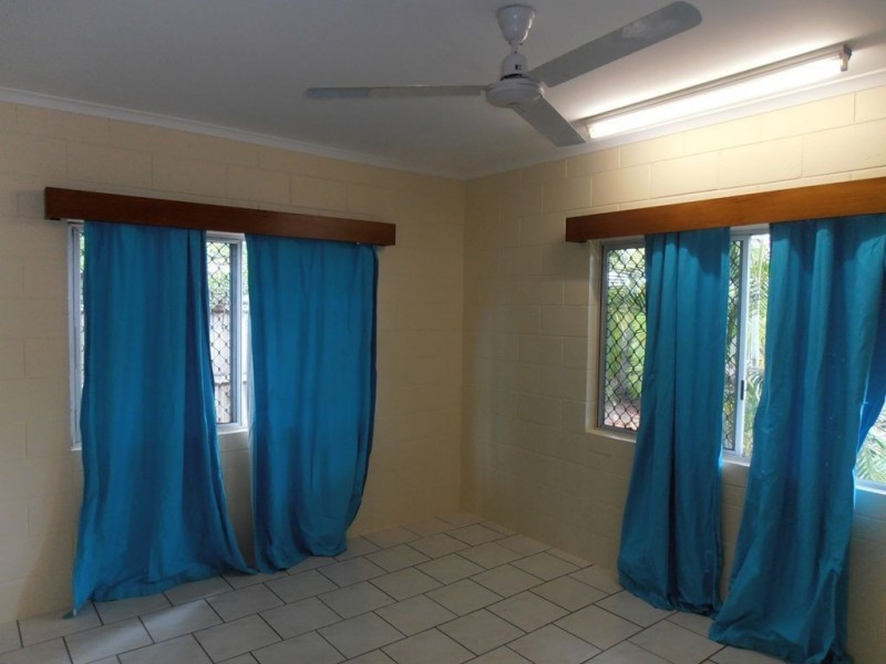 2/14 Fern Street, Holloways Beach QLD 4878