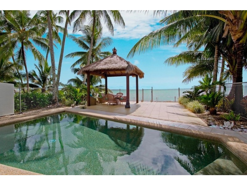 36 Hibiscus Lane, Holloways Beach QLD 4878