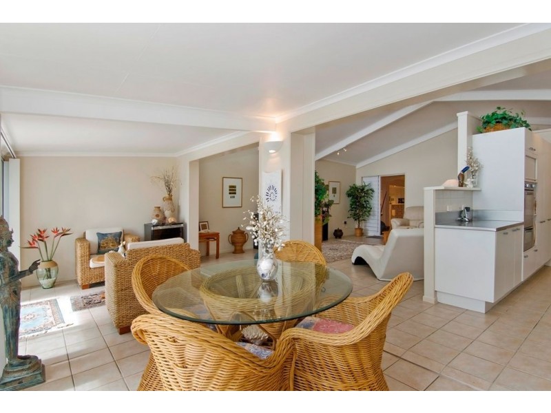 36 Hibiscus Lane, Holloways Beach QLD 4878