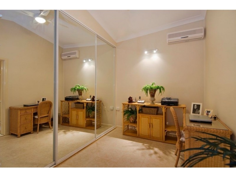 36 Hibiscus Lane, Holloways Beach QLD 4878