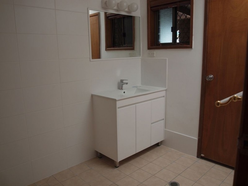 12 Marietta Street, Holloways Beach QLD 4878