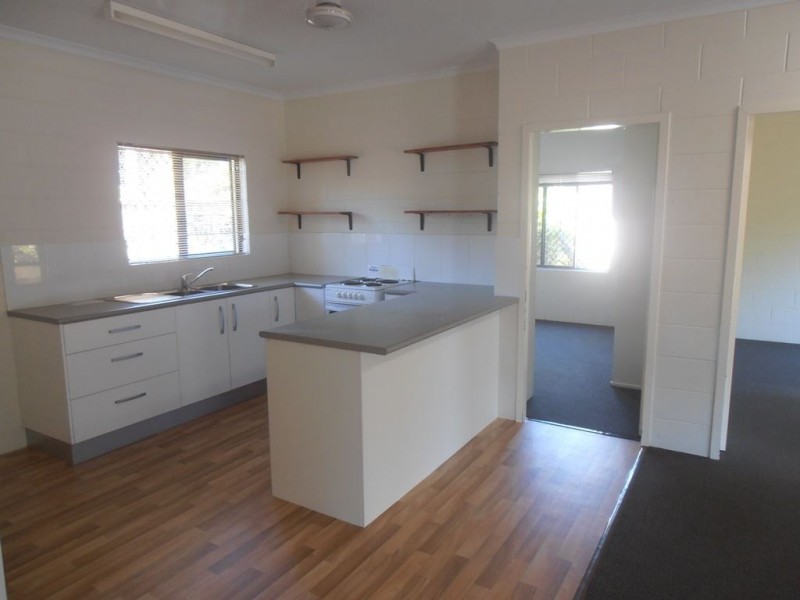 2/17 Jacaranda Street, Holloways Beach QLD 4878