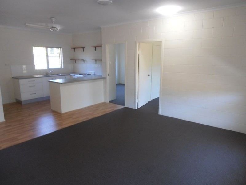 2/17 Jacaranda Street, Holloways Beach QLD 4878