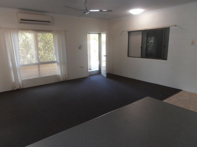 2/17 Jacaranda Street, Holloways Beach QLD 4878