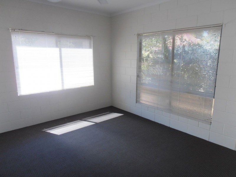 2/17 Jacaranda Street, Holloways Beach QLD 4878