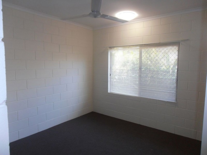 2/17 Jacaranda Street, Holloways Beach QLD 4878