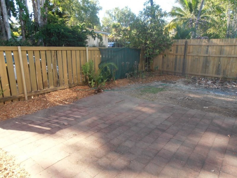 1/20-24 Palm Street, Holloways Beach QLD 4878