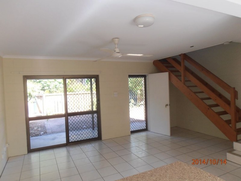 1/20-24 Palm Street, Holloways Beach QLD 4878