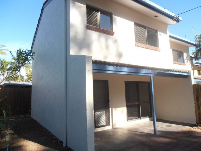 1/20-24 Palm Street, Holloways Beach QLD 4878