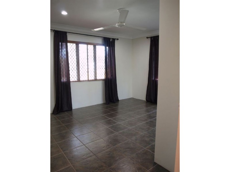 27 Derby Street, Yorkeys Knob QLD 4878