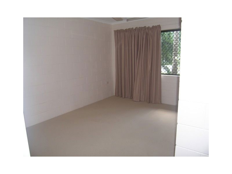 2/18 Fern Street, Holloways Beach QLD 4878